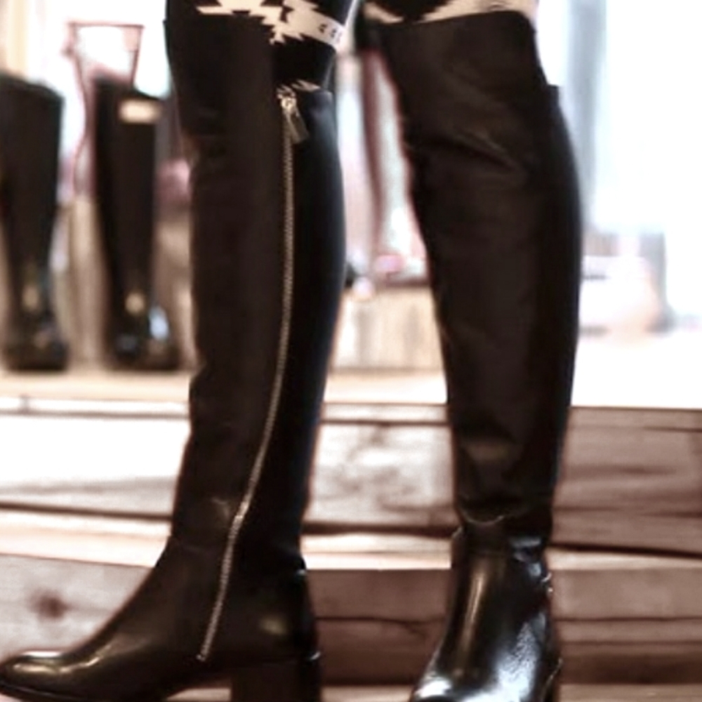 Michael Kors stretch knee high leather boot black size 8. Exceptional condition